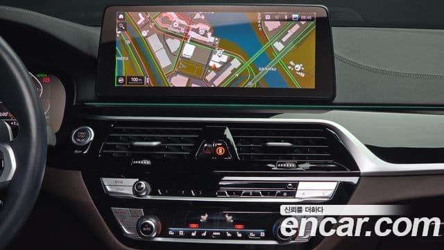 BMW 5 Series 2023 — Фото 14/20
