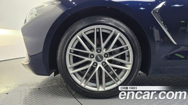 Genesis G70 2019 — Photo 1/20