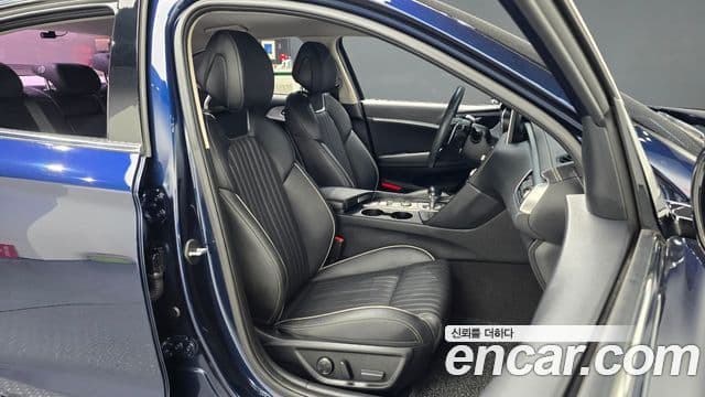 Genesis G70 2019 — Photo 14/20