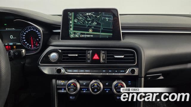 Genesis G70 2019 — Photo 6/20