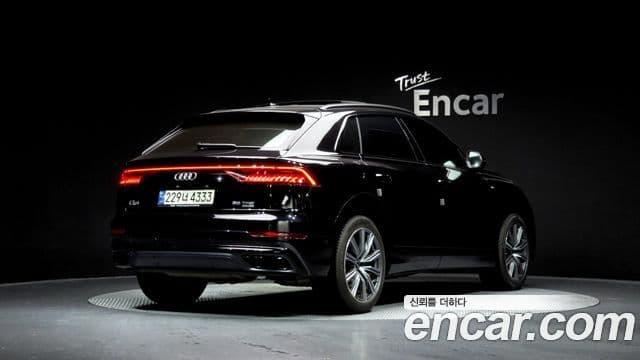 Audi Q8 2021 — ფოტო 1/20