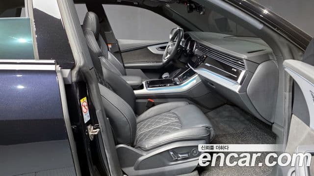 Audi Q8 2021 — ფოტო 6/20