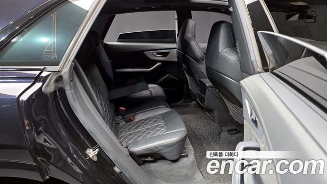 Audi Q8 2021 — ფოტო 11/20