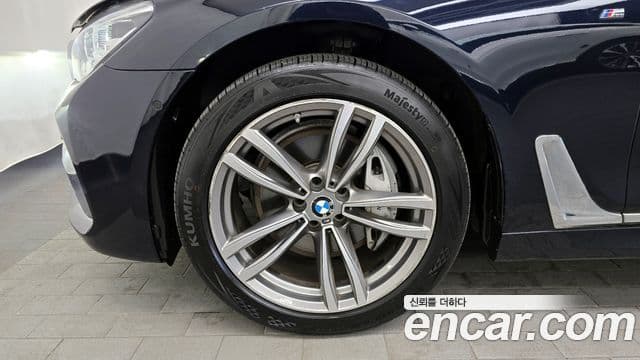 BMW 7 Series 2018 — ფოტო 5/20