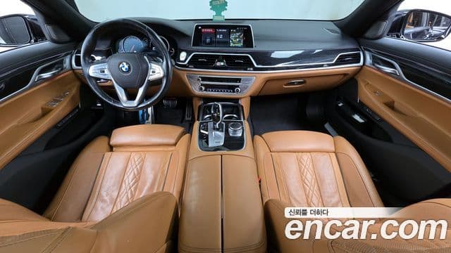 BMW 7 Series 2018 — ფოტო 7/20