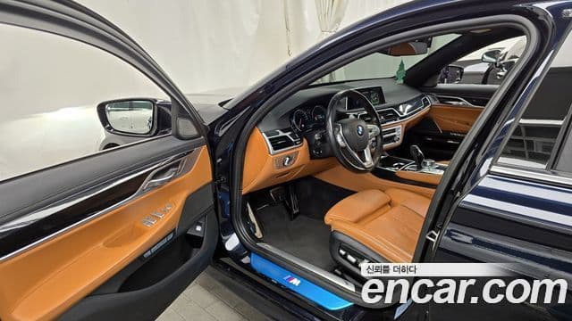 BMW 7 Series 2018 — ფოტო 10/20