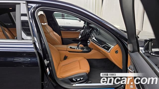 BMW 7 Series 2018 — ფოტო 11/20