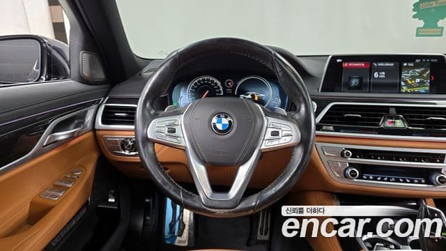 BMW 7 Series 2018 — ფოტო 13/20