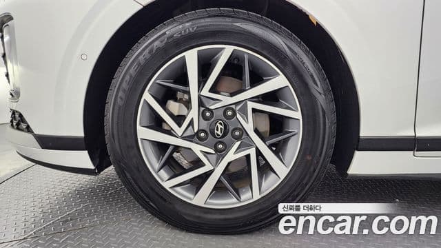 Hyundai Grandeur Hybrid 2023 — Photo 18/20
