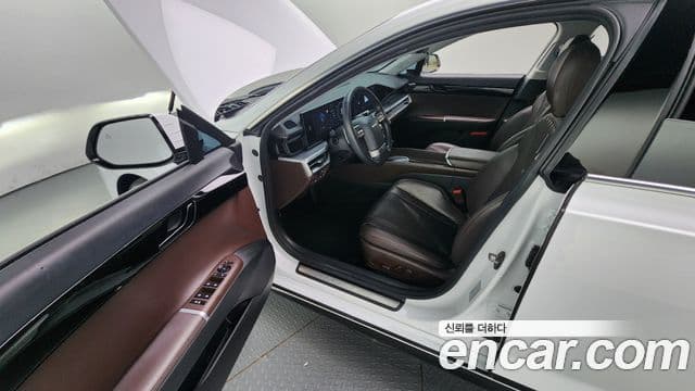 Hyundai Grandeur Hybrid 2023 — Photo 16/20