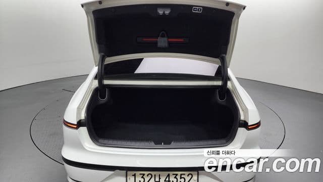Hyundai Grandeur Hybrid 2023 — Photo 13/20