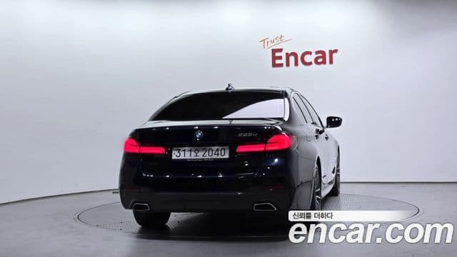 BMW 5 Series 2021 — ფოტო 4/20