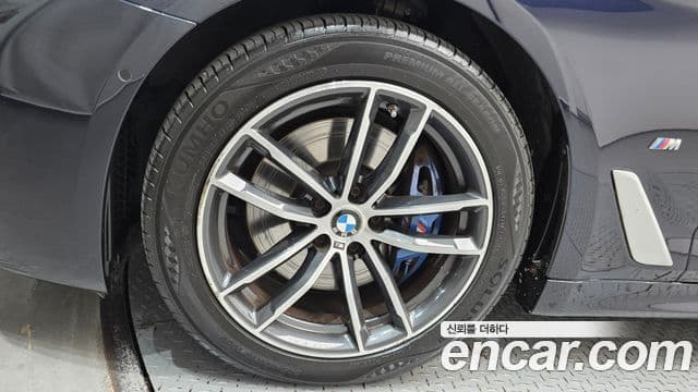 BMW 5 Series 2021 — ფოტო 5/20