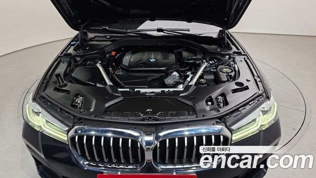 BMW 5 Series 2021 — ფოტო 6/20