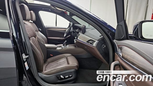 BMW 5 Series 2021 — ფოტო 10/20