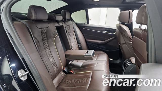 BMW 5 Series 2021 — ფოტო 12/20