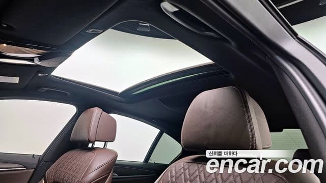 BMW 5 Series 2021 — ფოტო 19/20