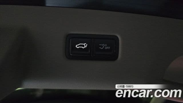 Kia Carnival 2023 — ფოტო 19/20