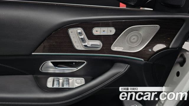 Mercedes-Benz GLE-Class 2023 — ფოტო 18/20