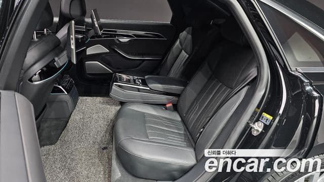 Audi A8 2021 — ფოტო 12/20