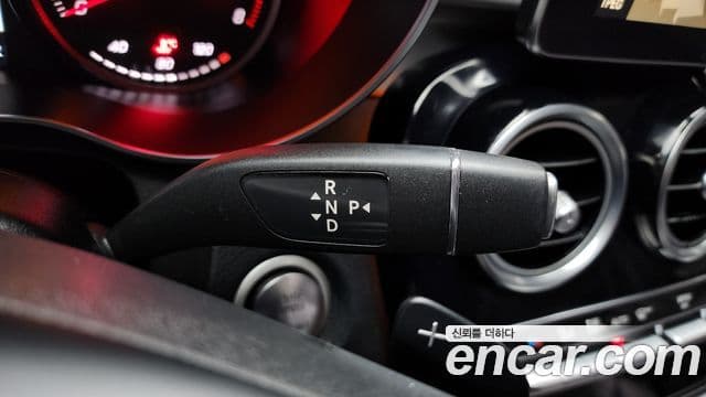 Mercedes-Benz GLC-Class 2019 — Şəkil 9/20