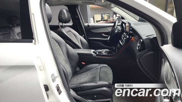 Mercedes-Benz GLC-Class 2019 — Şəkil 11/20