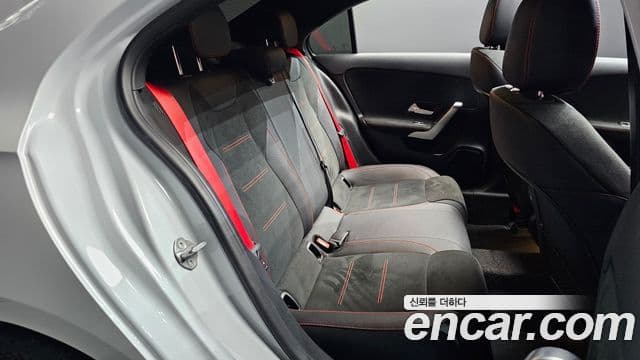 Mercedes-Benz A-Class 2021 — Photo 1/20