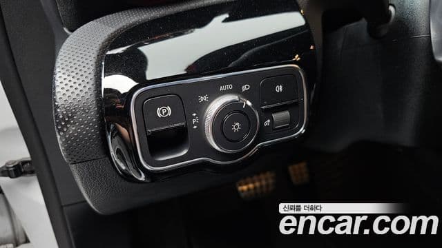 Mercedes-Benz A-Class 2021 — Photo 12/20