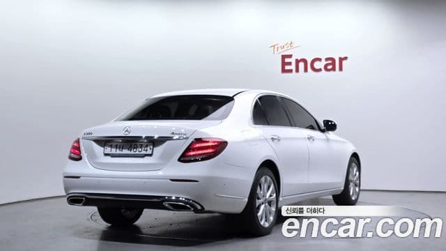 Mercedes-Benz E-Class 2018 — Фото 1/20