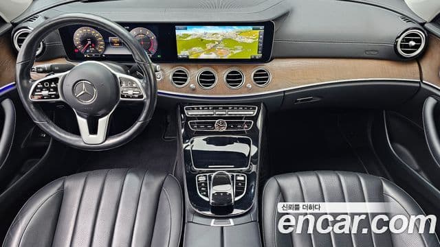 Mercedes-Benz E-Class 2018 — Фото 6/20