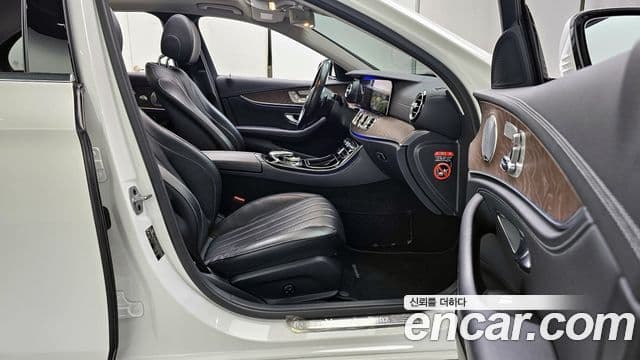 Mercedes-Benz E-Class 2018 — Фото 9/20
