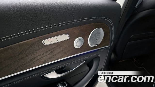 Mercedes-Benz E-Class 2018 — Фото 17/20