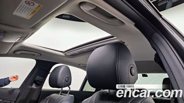 Mercedes-Benz E-Class 2018 — Фото 19/20