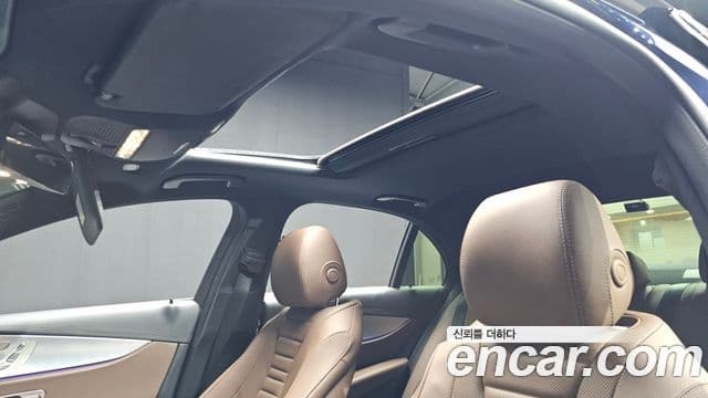 Mercedes-Benz E-Class 2021 — Photo 16/20