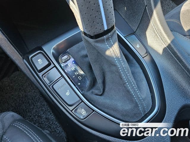 Hyundai Veloster 2021 — Şəkil 8/20
