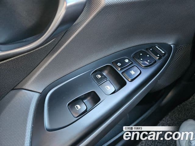 Hyundai Veloster 2021 — Şəkil 13/20