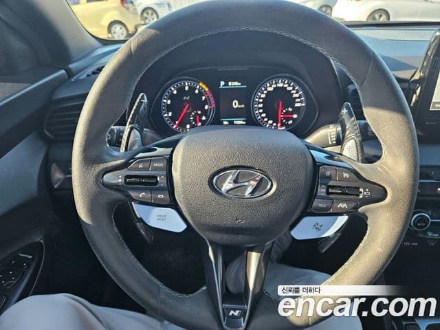 Hyundai Veloster 2021 — Şəkil 15/20