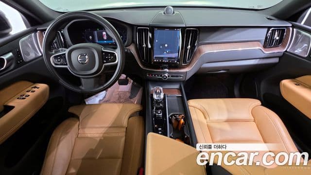 Volvo XC60 2021 — Фото 6/20