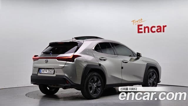 Lexus UX300h 2025 — Şəkil 10/20