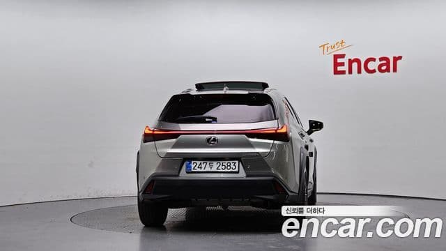 Lexus UX300h 2025 — Şəkil 16/20