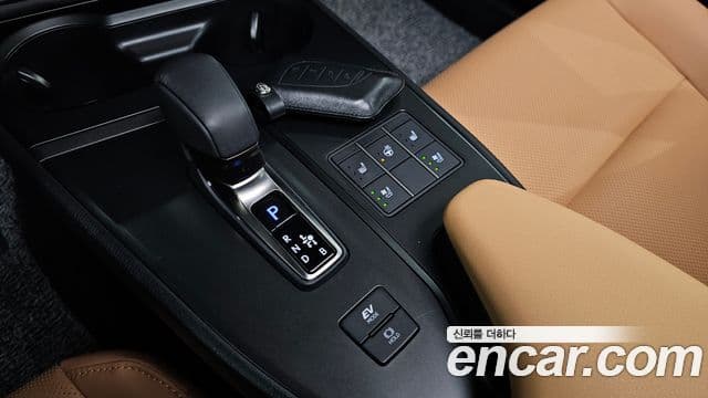 Lexus UX300h 2025 — Şəkil 7/20