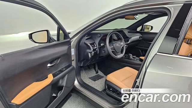 Lexus UX300h 2025 — Şəkil 4/20