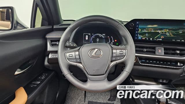 Lexus UX300h 2025 — Şəkil 9/20