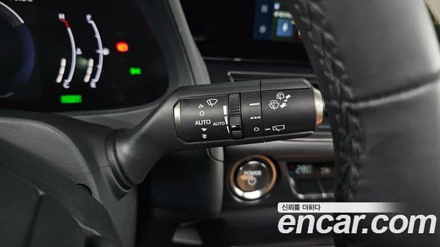 Lexus UX300h 2025 — Şəkil 2/20