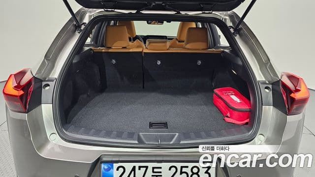 Lexus UX300h 2025 — Şəkil 12/20