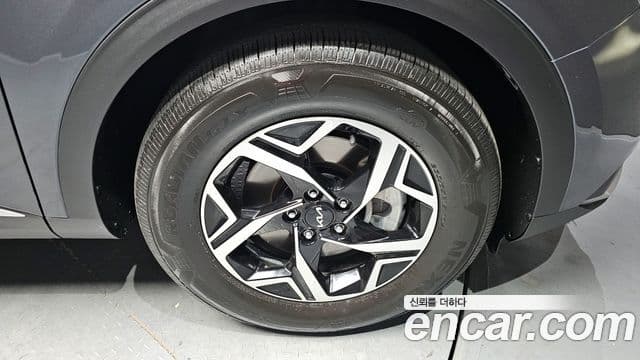 Kia Sportage 2023 — ფოტო 5/20