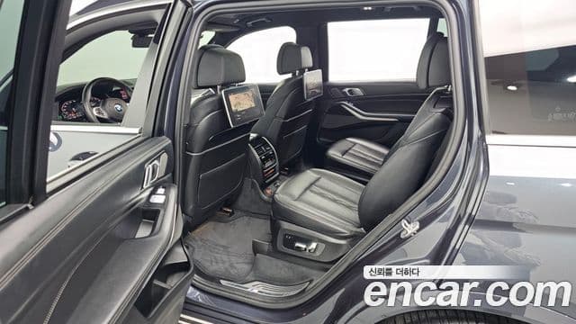 BMW X7 2020 — ფოტო 13/20