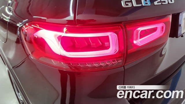 Mercedes-Benz GLB-Class 2022 — ფოტო 10/20