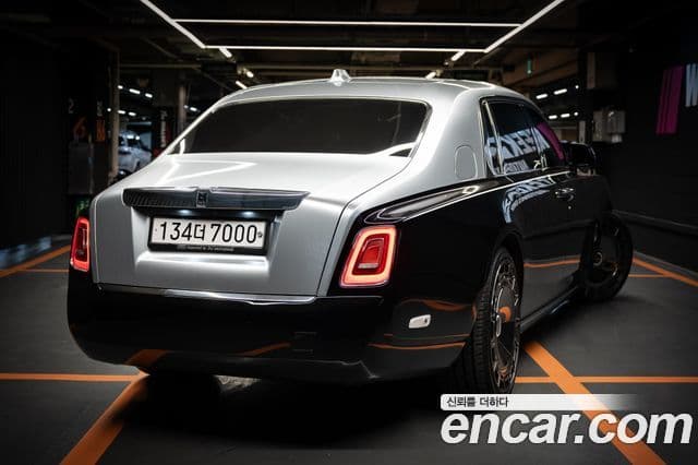 Rolls-Royce Phantom 2018 — Şəkil 3/12