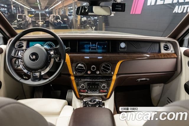 Rolls-Royce Phantom 2018 — Şəkil 4/12